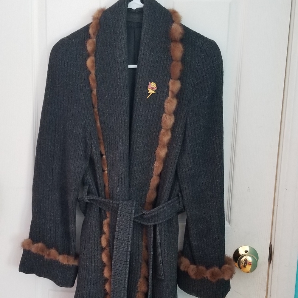 Elegant Gray Pea Coat with Brown Accents